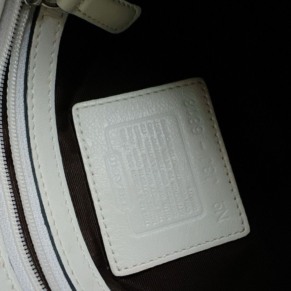 Coach vintage Soho Signature Blue Jacquard White Leather Flap Hobo Shoulder Bag - Picture 9 of 11